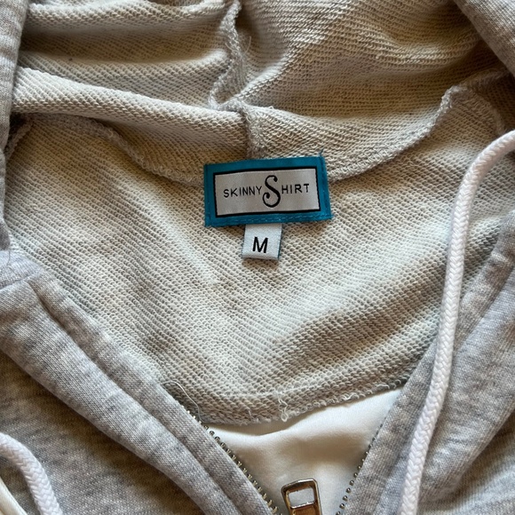 Skinny Shirt. A hood for under shirts. - Picture 2 of 4
